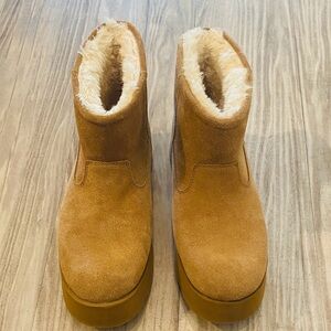 *NEW* Plush Winter Platform Boots 👢